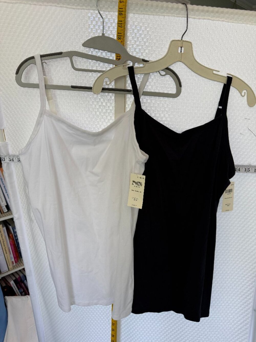 NWT PAIR BLACK/WHITE DULUTH CAMIS ADJUSTABLE STRAP SIZE M